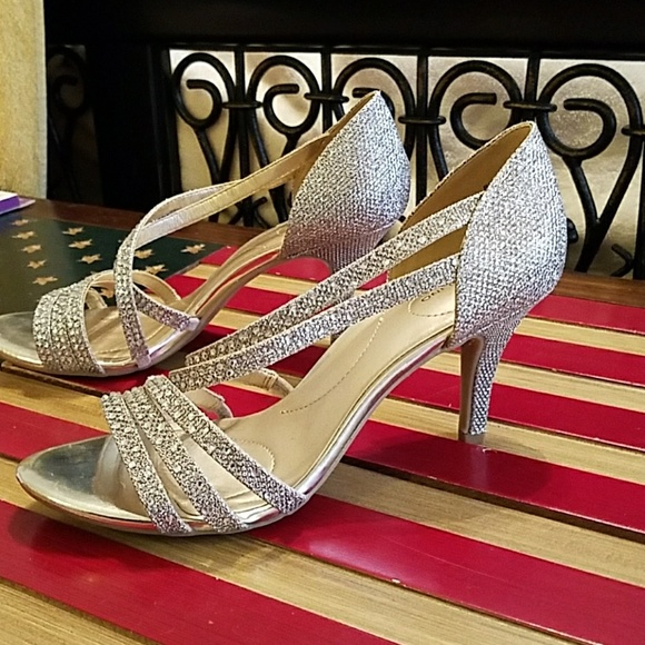 Dress heals - Picture 2 of 5