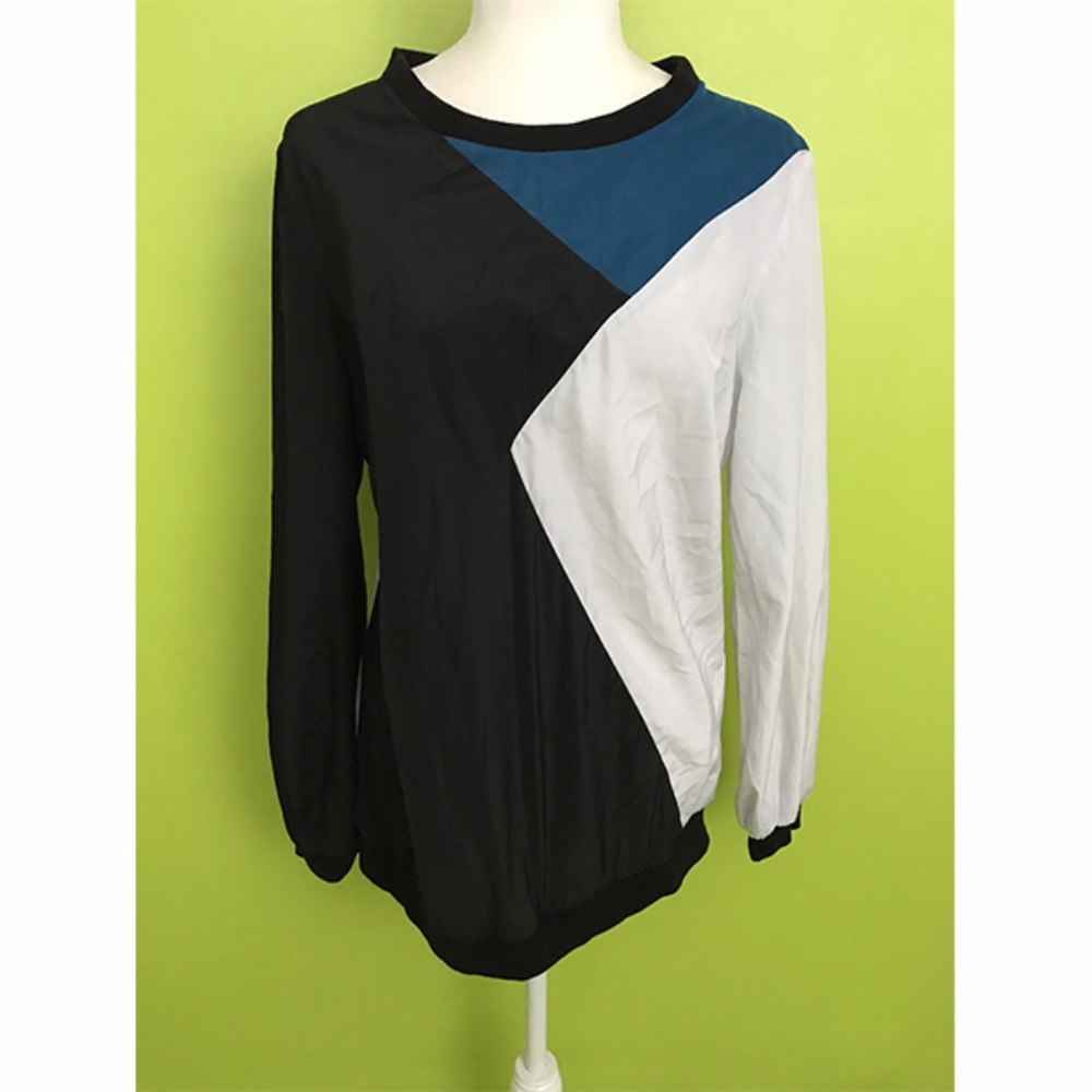MBN Geometric Mod Style Black White Blue Top 0X