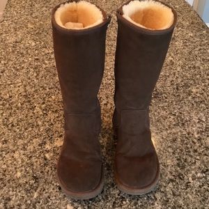 Ugg tall boots size 9