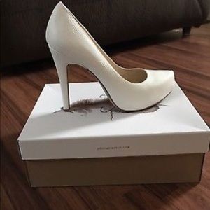 Off White Jessica Simpsons Size 10