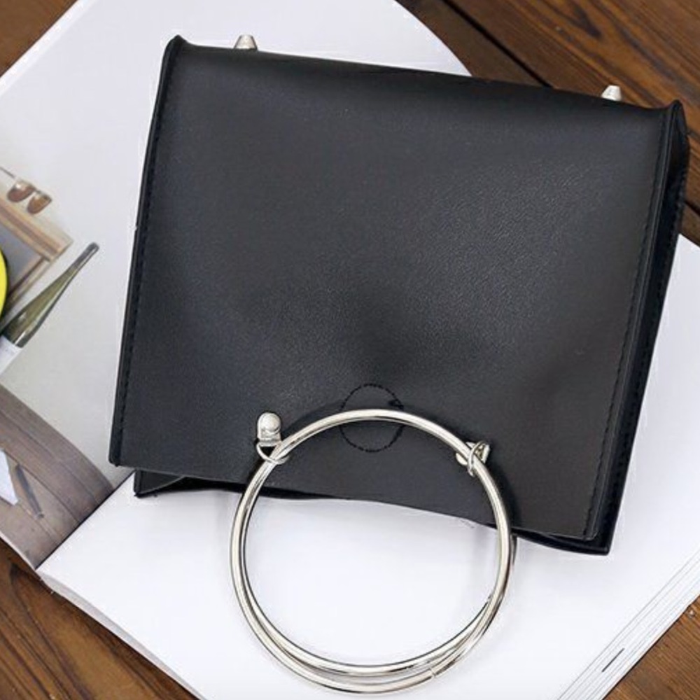 Ring Handle Tote by CtrlC+CtrlV