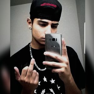 Meet your Posher, Dominic