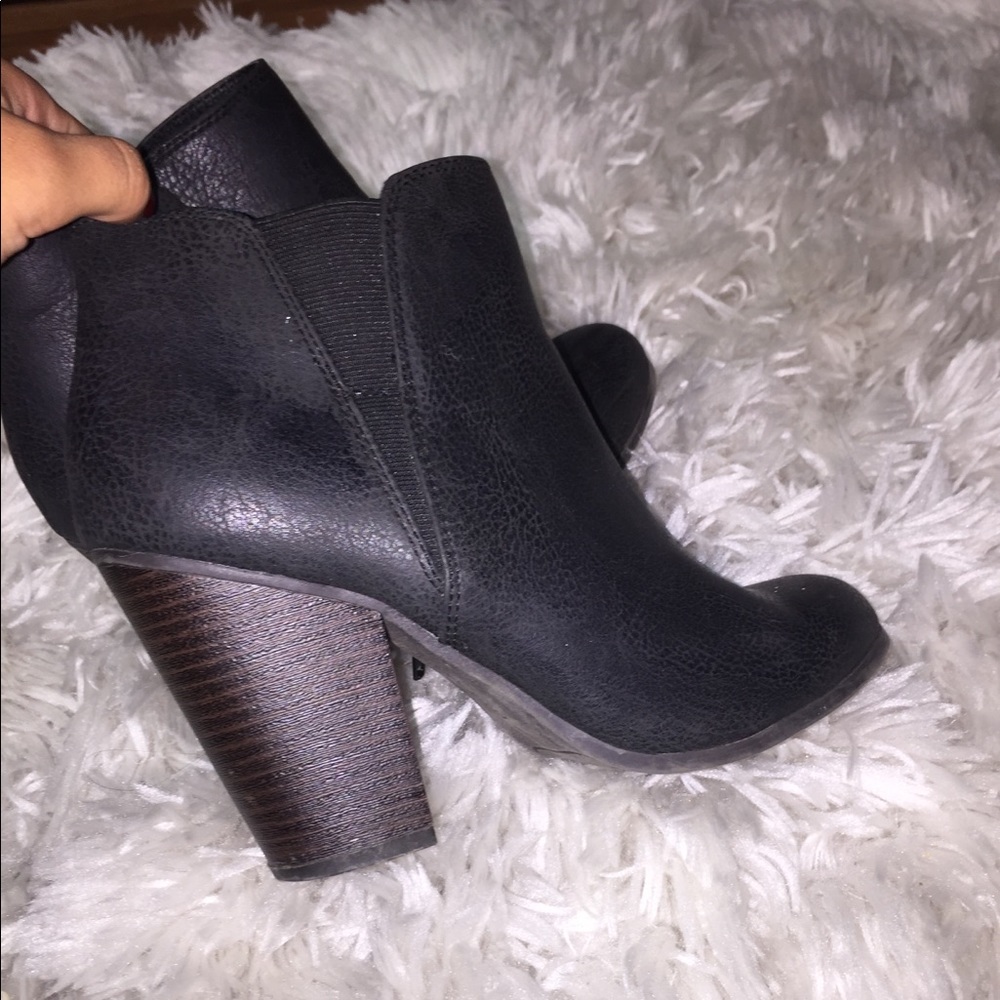 FERGIE booties- EXCELLENT condition