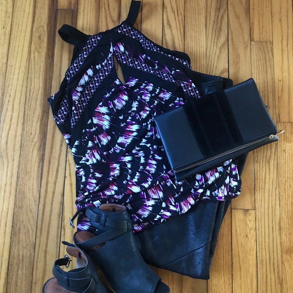 Keyhole sleeveless blouse