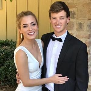 Meet your Posher, Caitlin