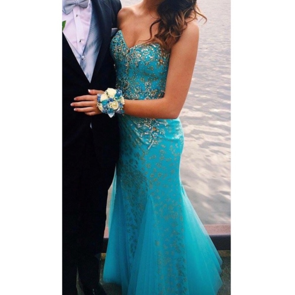 Prom Dress - Picture 4 of 4