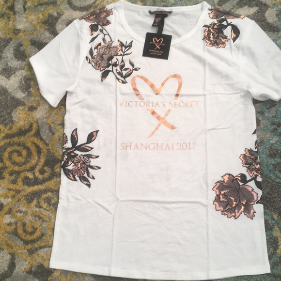 Victoria’s Secret 2017 Shanghai Tee & Jacket.🌸🌺 - Picture 3 of 5