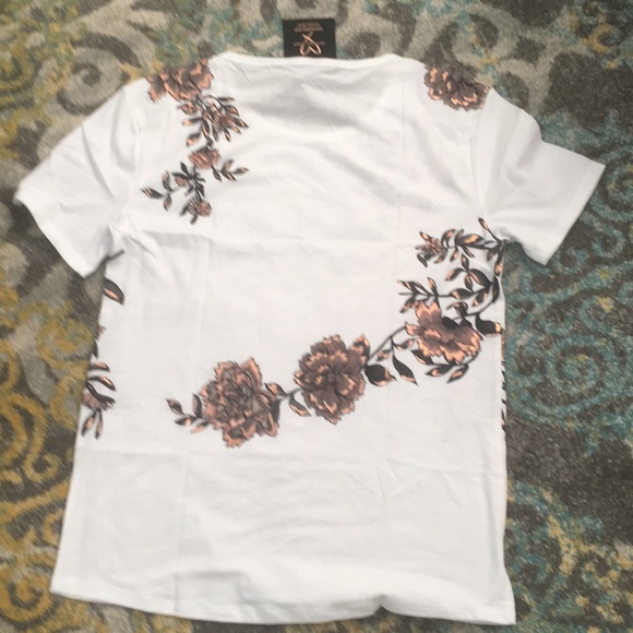 Victoria’s Secret 2017 Shanghai Tee & Jacket.🌸🌺 - Picture 4 of 5