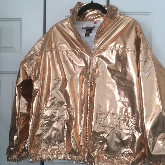 Victoria’s Secret 2017 Shanghai Tee & Jacket.🌸🌺 - Picture 2 of 5