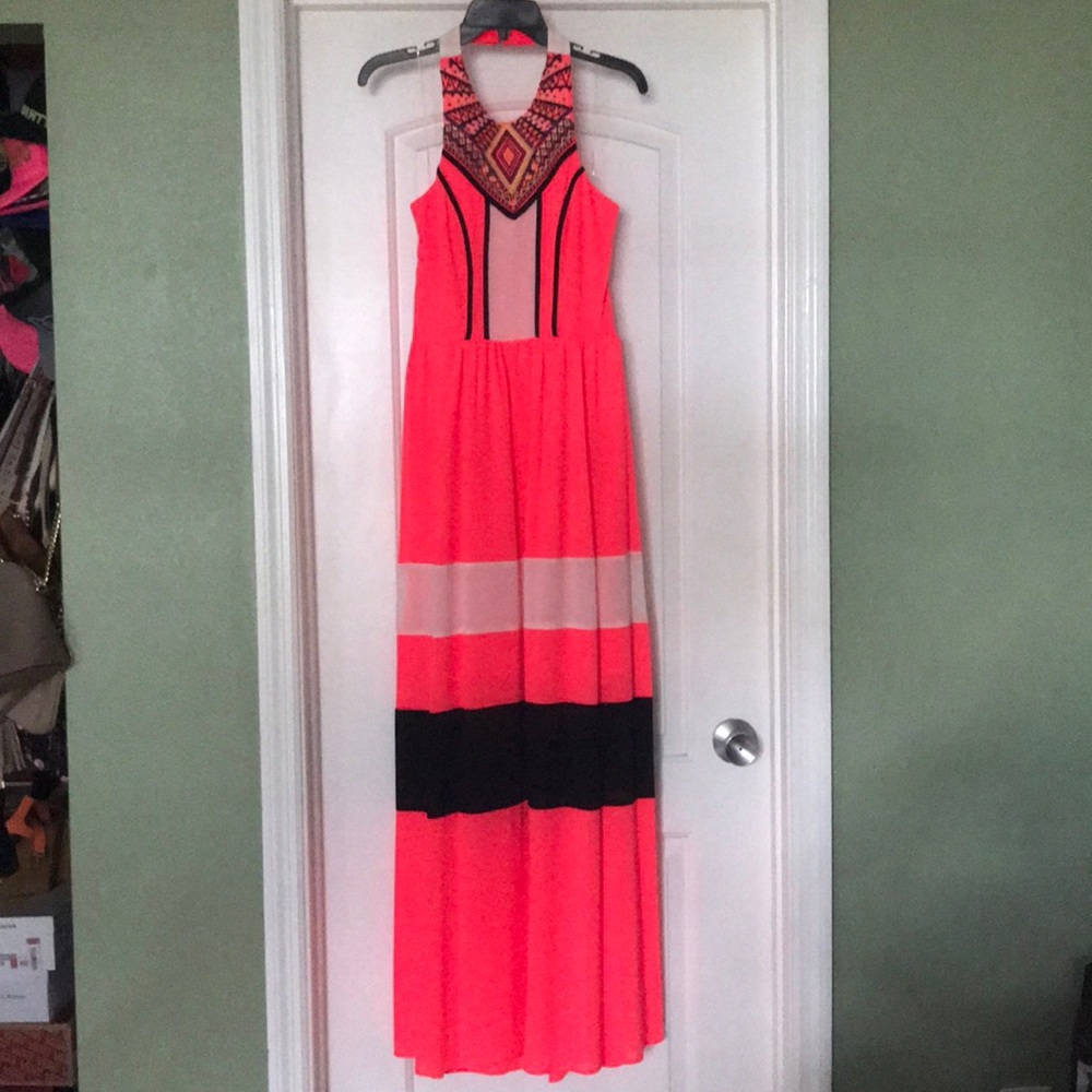 Gianni Bini Tribal Maxi Dress! 💗