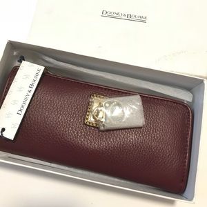 Dooney & Bourke zip clutch wallet