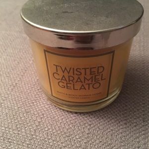 Bath and Body Single Wick- Twisted Caramel Gelato