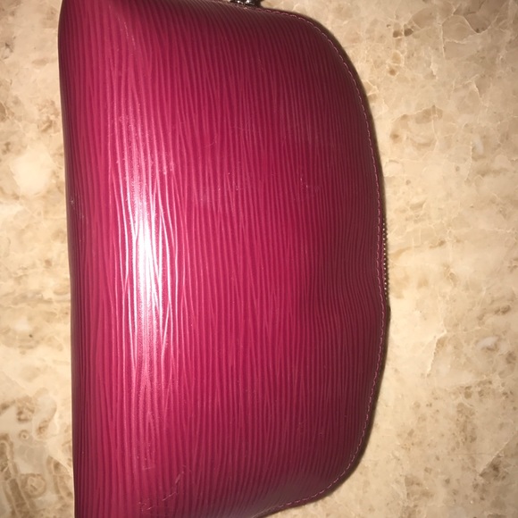 LV cosmetics bag - Picture 2 of 5