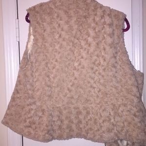 Faux fur beige vest