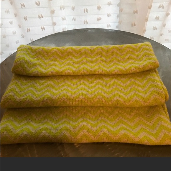 FLAWLESS J. Crew Scarf! - Picture 2 of 6