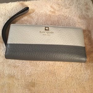 NWOT Kate Spade wristlet wallet