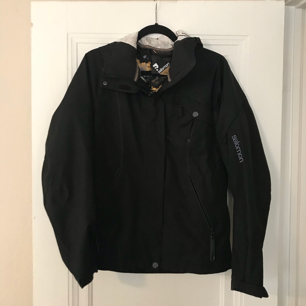 Salomon Ski Jacket with Hood. Size S