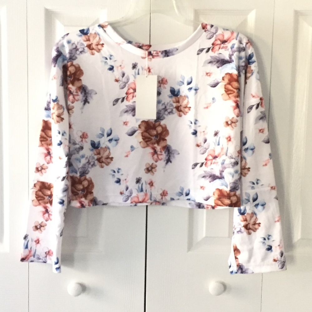 NWTWomens floral crop top