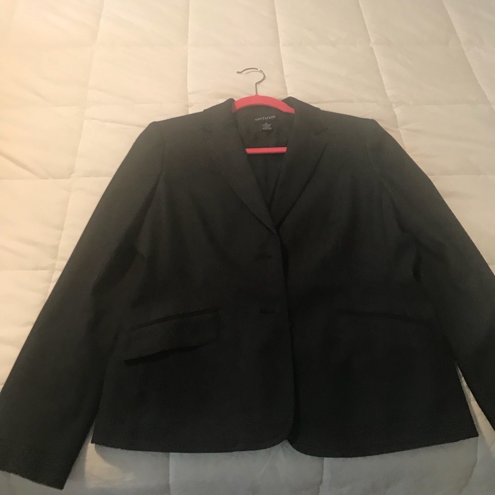 Ann Taylor Jean look 2 Button Blazer. Size 8