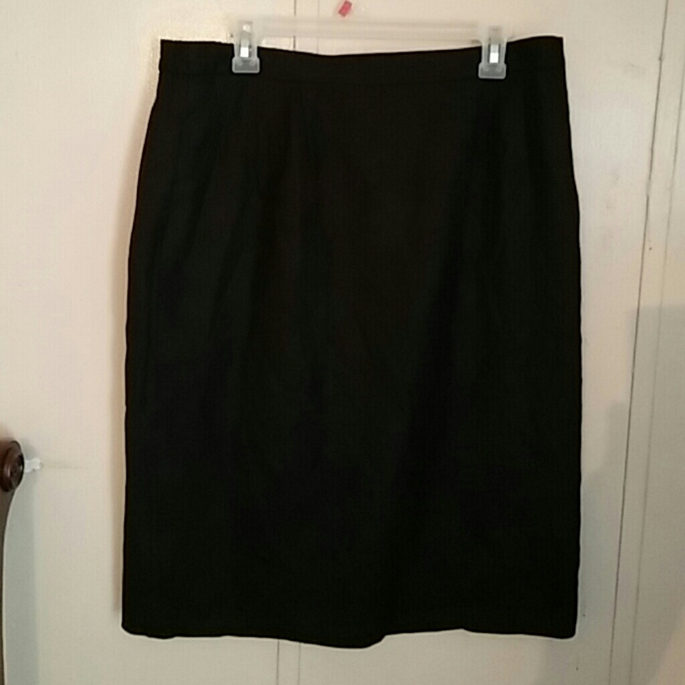 Sz 16 blk. Skirt by Kate McNaughton