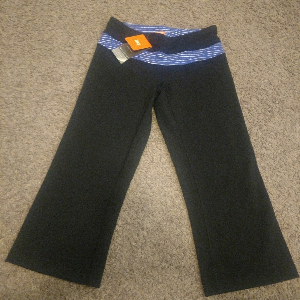 Lucy capri pants workout gym wear nwt!