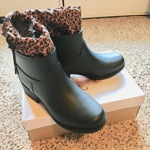 Lucky Brand Fashion Black Rubber Ankle Rain Boots