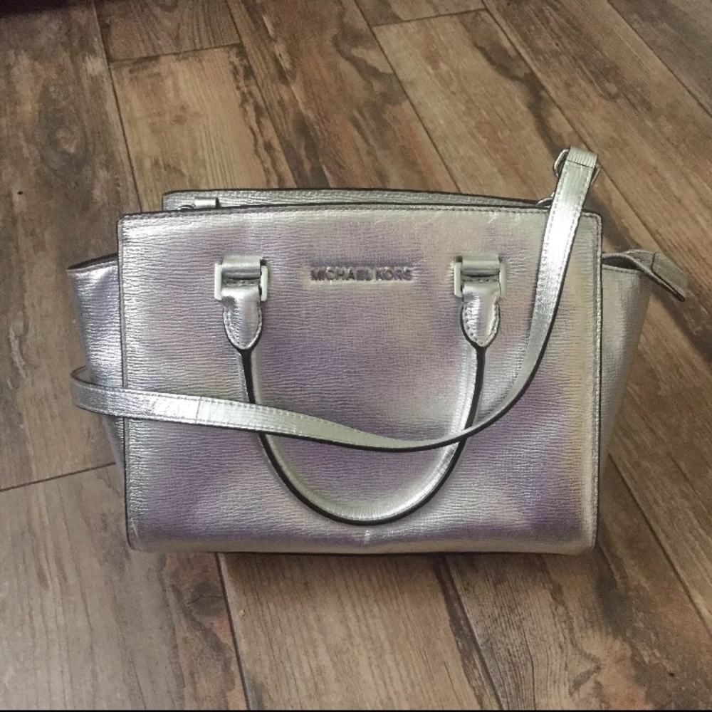 Silver Michael Kors medium Delma hand bag