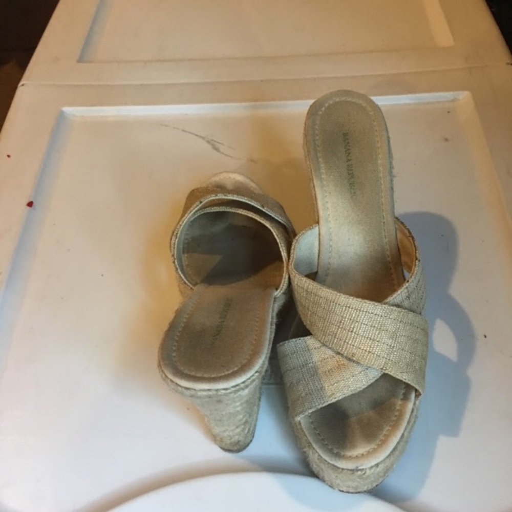 Banana Republic espadrilles size 8.5 gold tone.