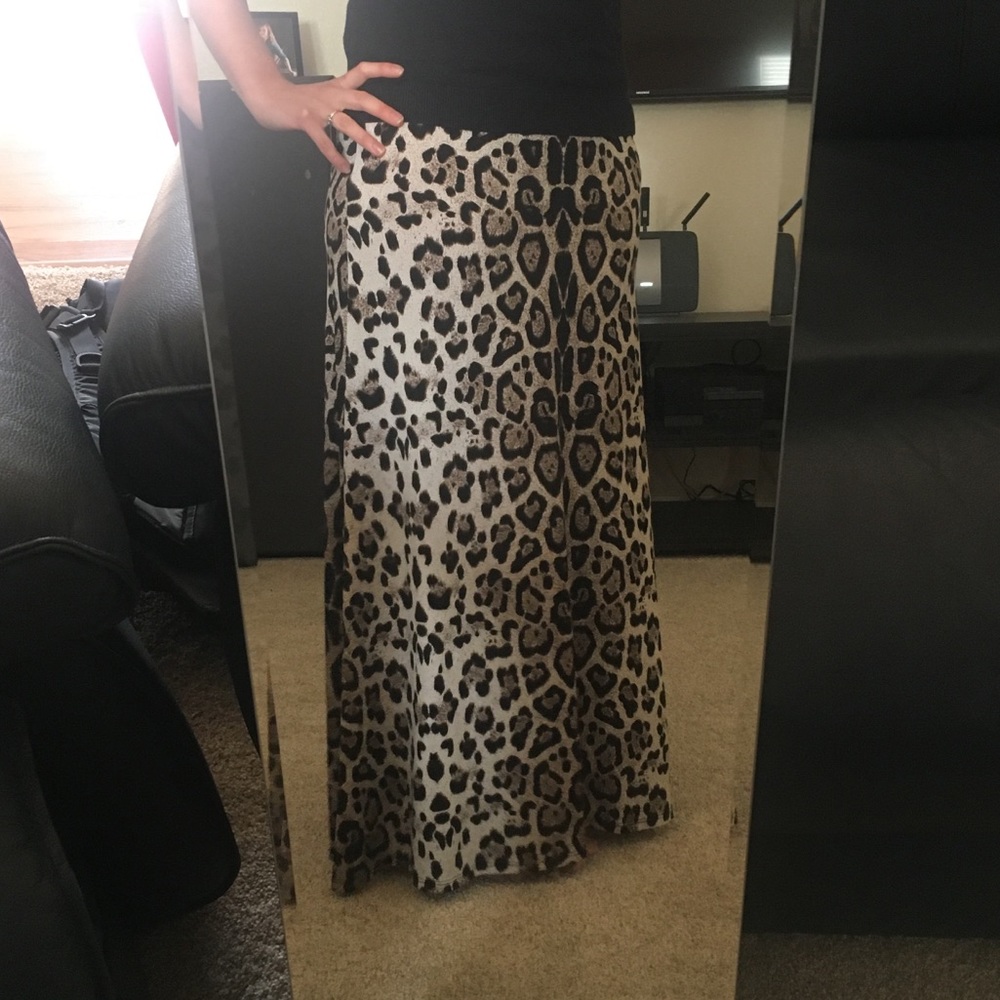 Spunky leopard print maxi skirt/dress🐆