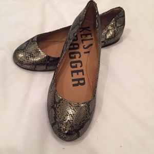 Kelsi Dagger Python flats Size 7