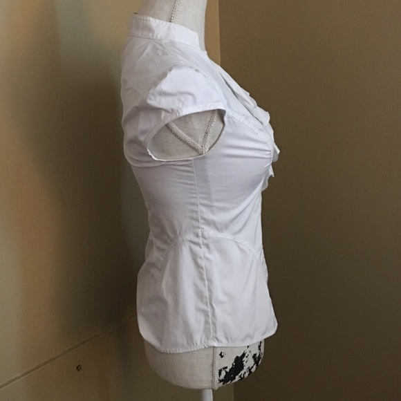 Express Ruffle Front Blouse - Picture 2 of 4