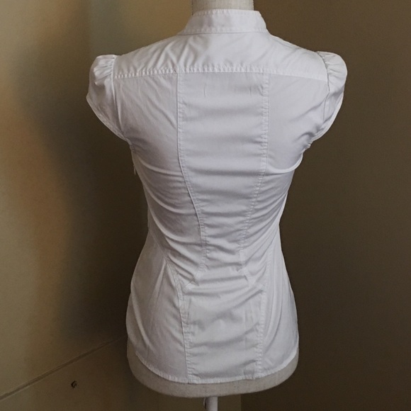 Express Ruffle Front Blouse - Picture 3 of 4