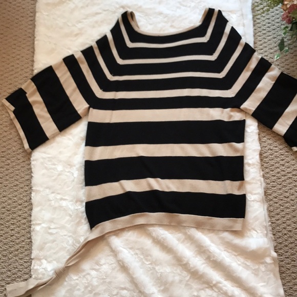 Cold shoulder Roz and Ali shirt ❤️ - Picture 7 of 8