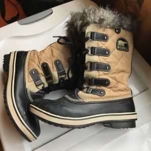 Sorel winter boots size 9