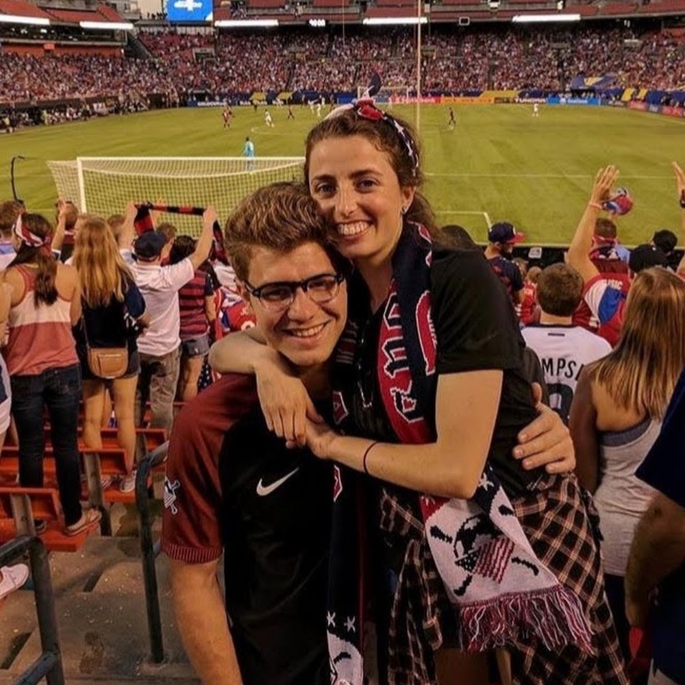 Meet your Posher, Casey