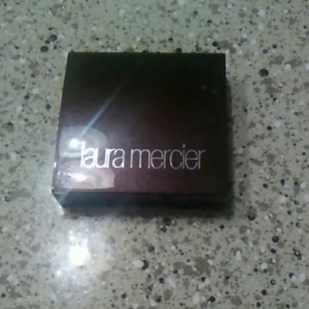 Eyeshadow by Laura Mercier