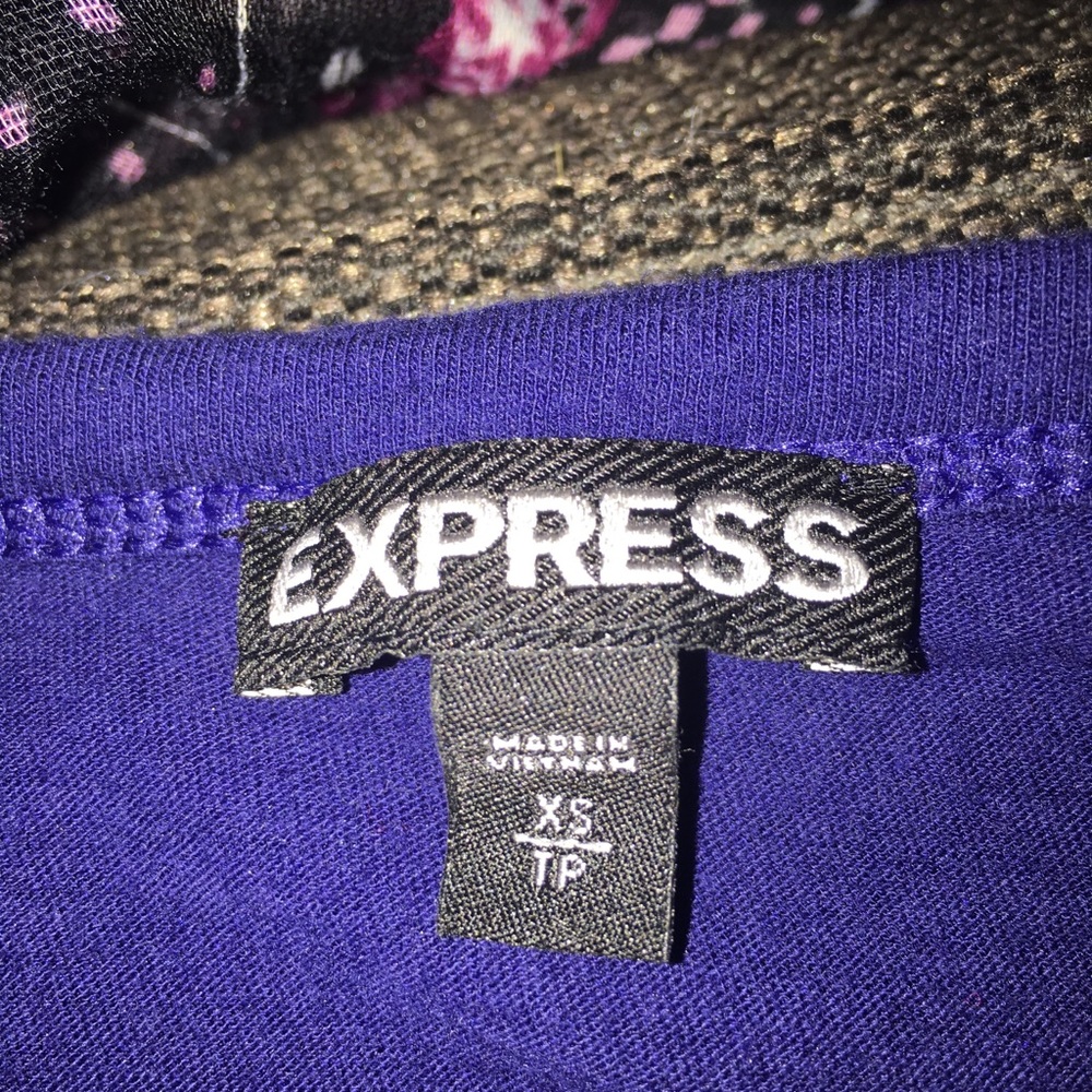 Express Ruched Side Blouse - Picture 4 of 4
