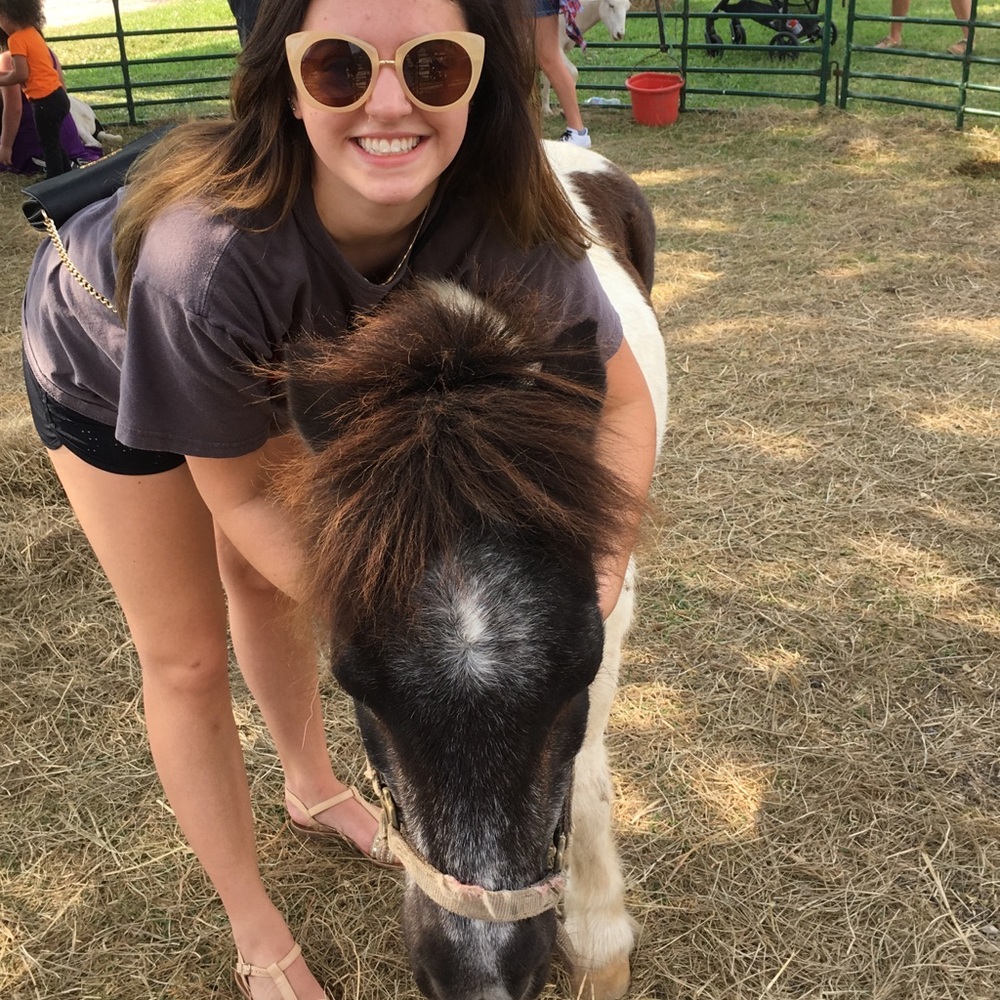 Meet your Posher, Madison