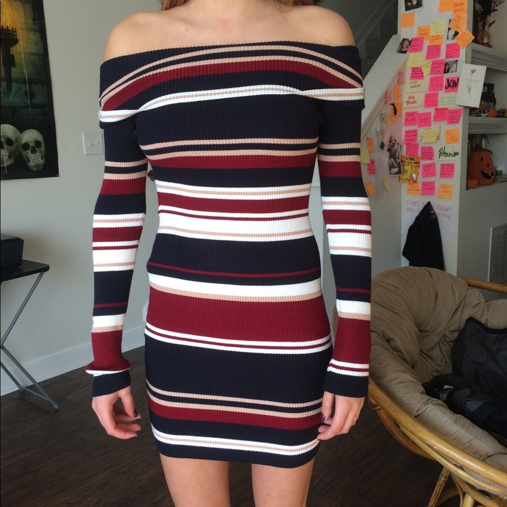 Kendall & Kylie Off the shoulder sweater dress