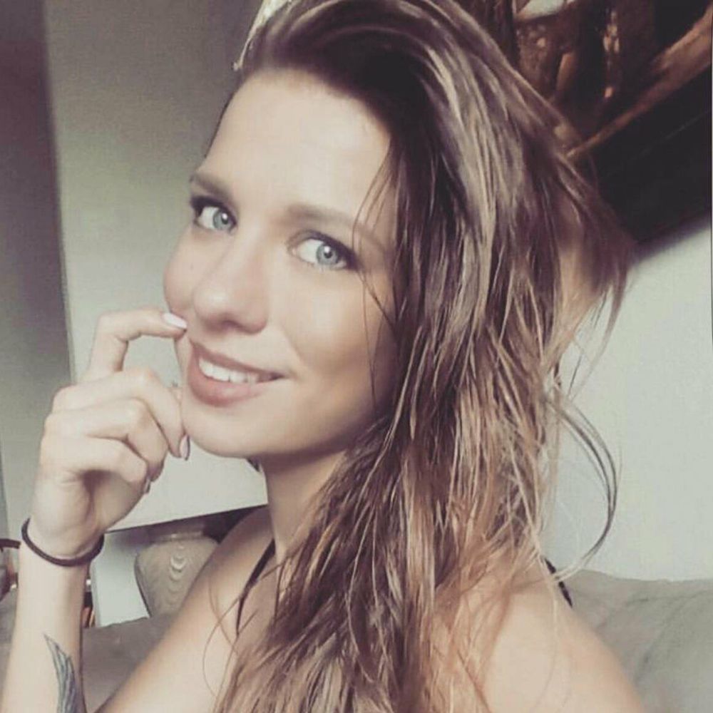 Meet your Posher, Thereza