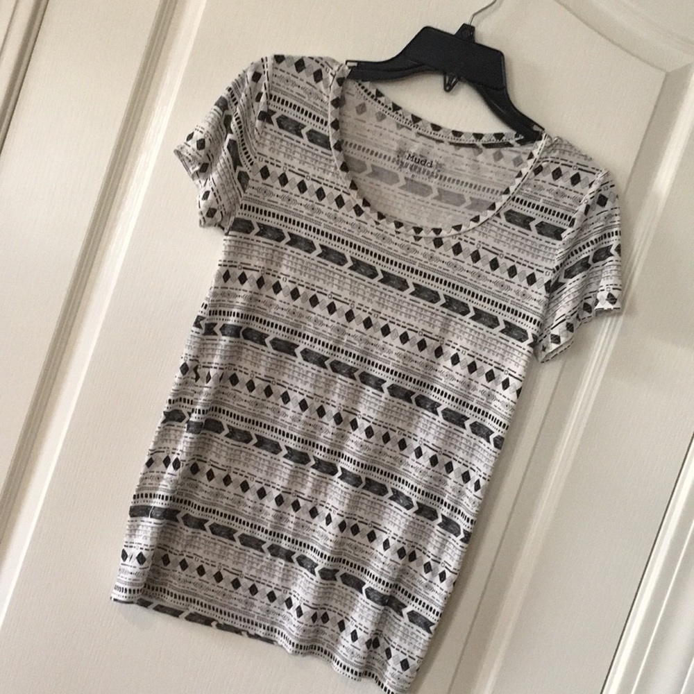 Aztec Print T-Shirt - Picture 2 of 4