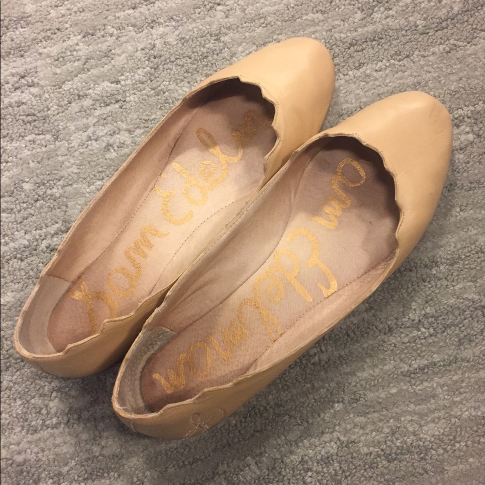 Sam Edelman Scalloped Tan Flats