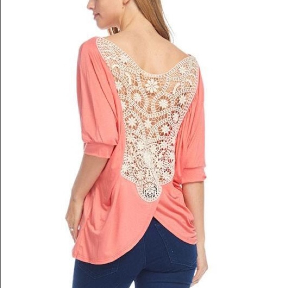 Beautiful lace back, kimono style sleeve top ❤️