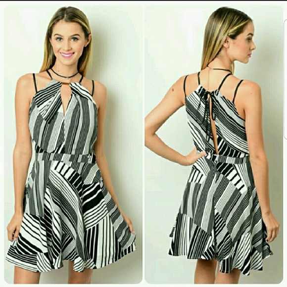  Black & White zigzag dress (ONLY S) - Picture 2 of 4