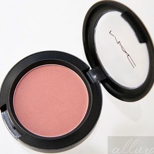MAC BLUSH IN STUNNER LE