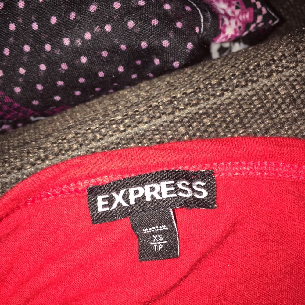 Express Ruched Side Blouse - Picture 4 of 4
