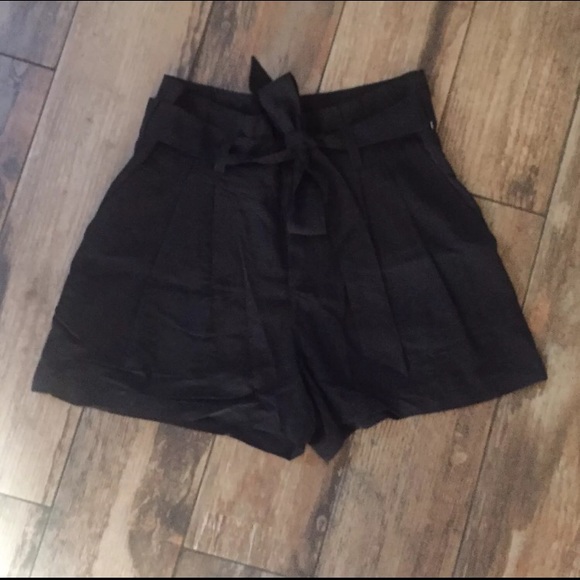 H&M Pants - Black short