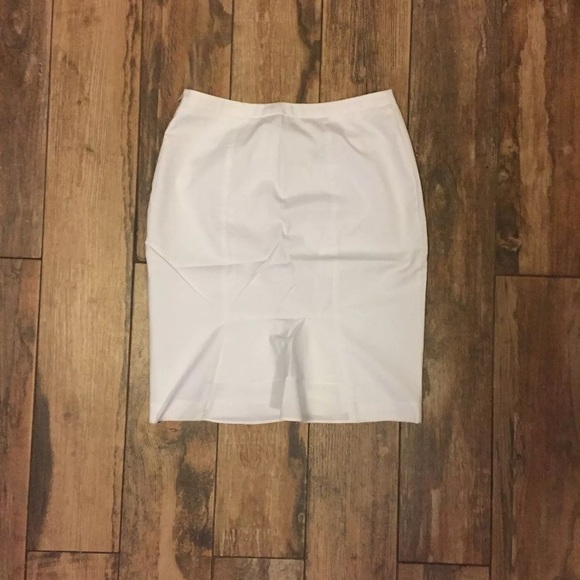 Pencil white skirt - Picture 2 of 4