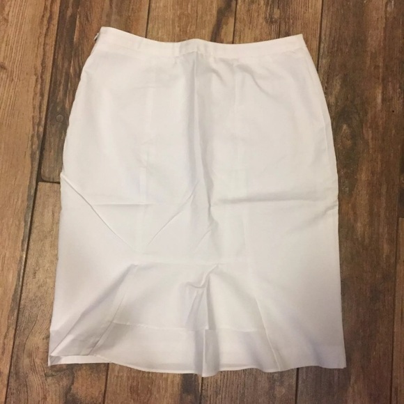 Pencil white skirt - Picture 3 of 4