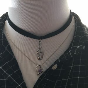 CHOKER WITH MUSICAL NOTE